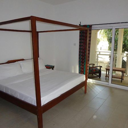 Sarawally Guesthouse Ampaya المظهر الخارجي الصورة