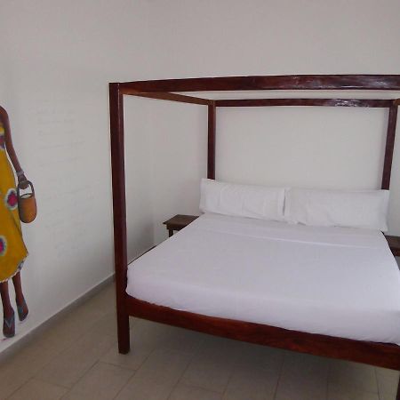 Sarawally Guesthouse Ampaya المظهر الخارجي الصورة