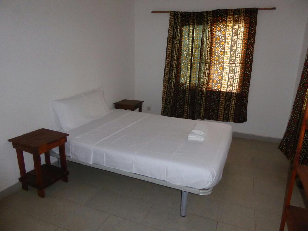 Sarawally Guesthouse Ampaya المظهر الخارجي الصورة