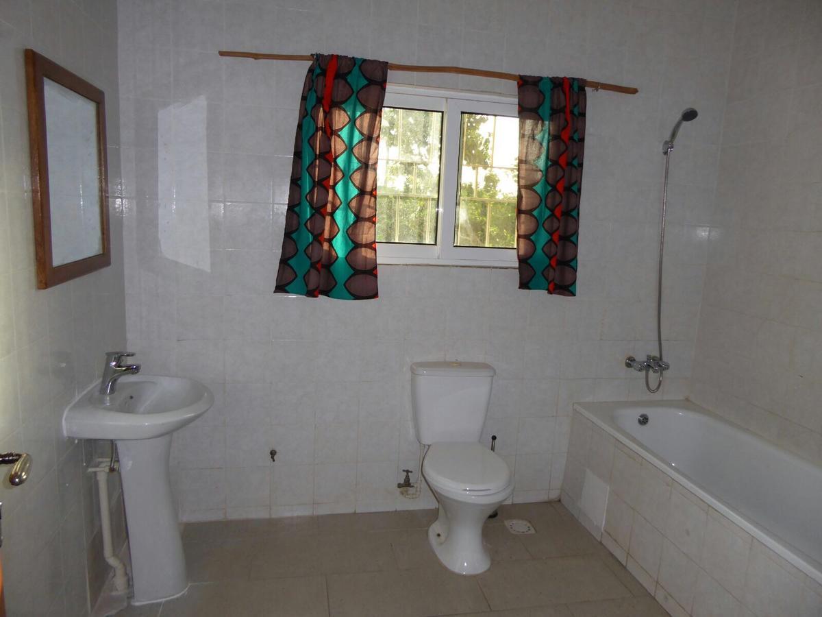 Sarawally Guesthouse Ampaya المظهر الخارجي الصورة