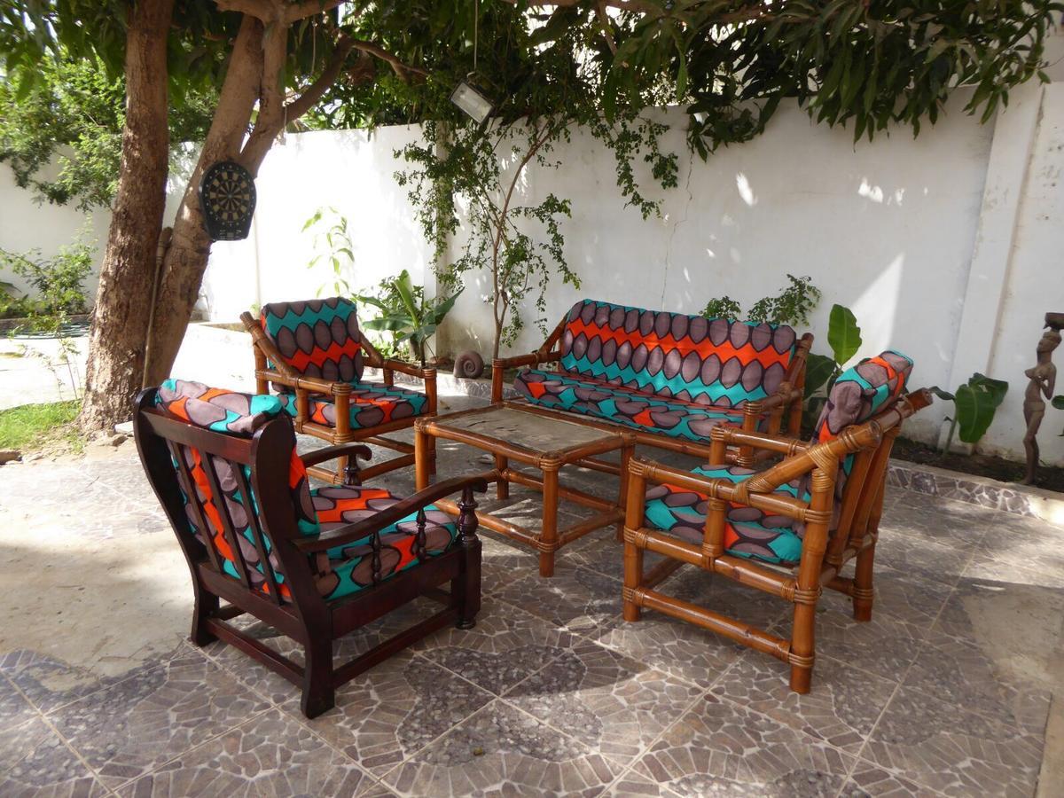 Sarawally Guesthouse Ampaya المظهر الخارجي الصورة